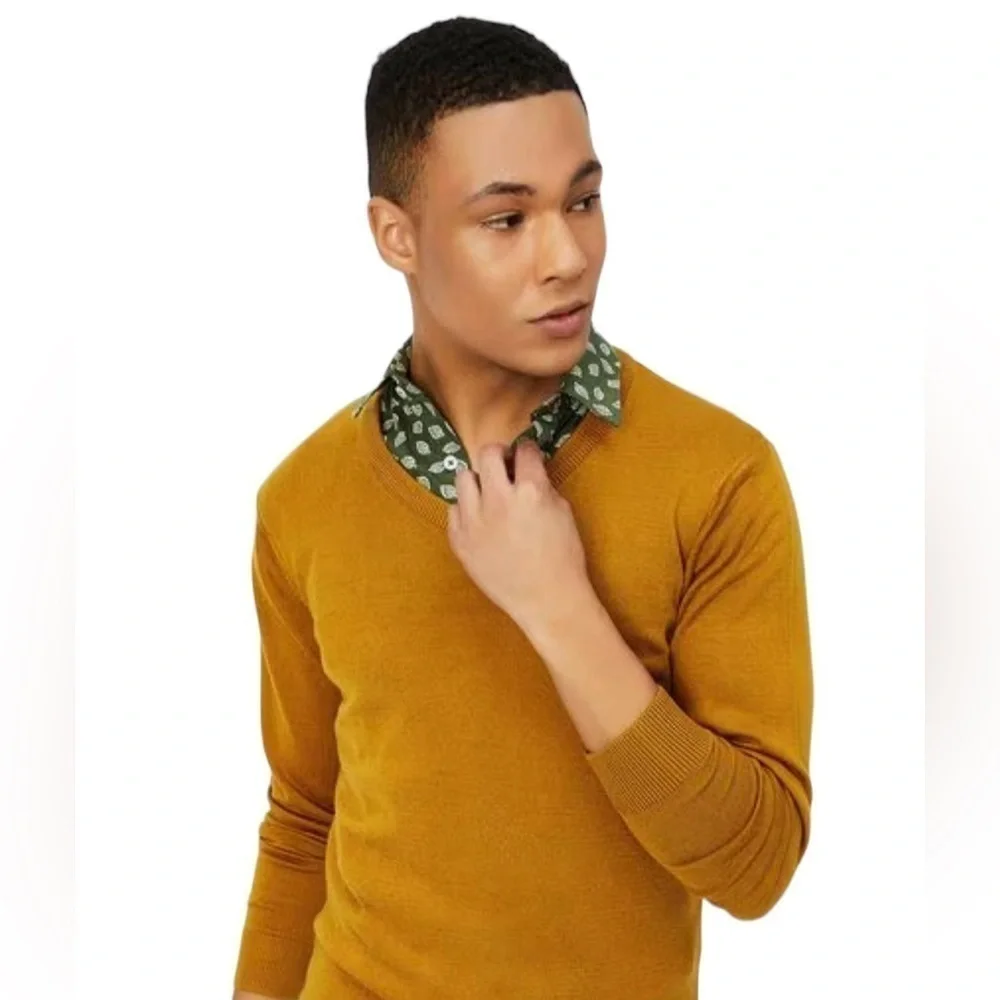 J. CREW ITALIAN TOLLEGNO MERINO WOOL V-NECK YELLOW SWEATER SIZE SMALL